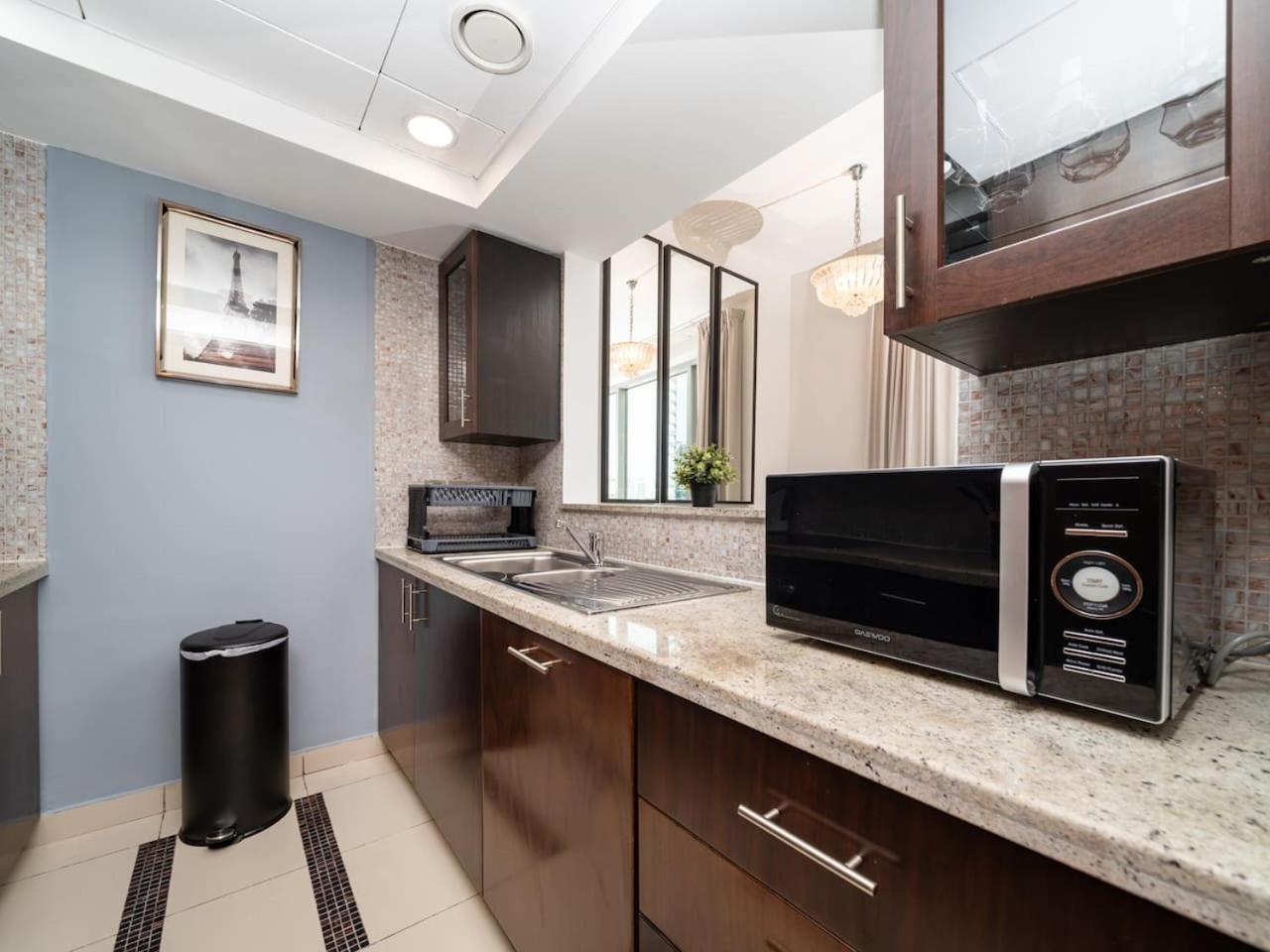 Stylish And Cozy 1 Bed With Marina Views *