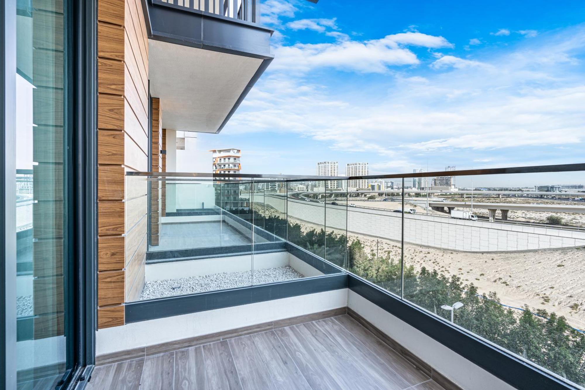 Apartment Premium Brand New With Incredible Facilities *
