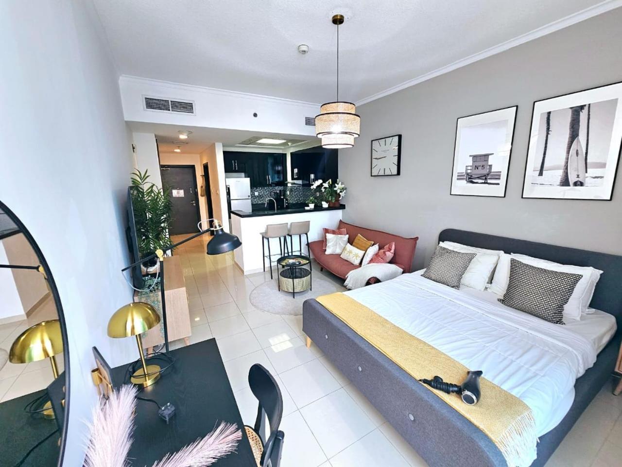 Sunrise Homes - A Stylish In Botanica Tower