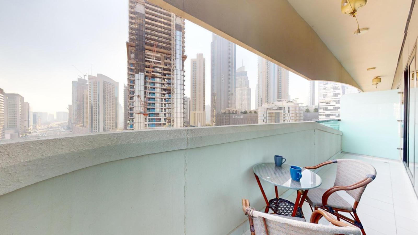 Apartment Upper Crest - Vibrant One Bedroom In Downtown Dubai