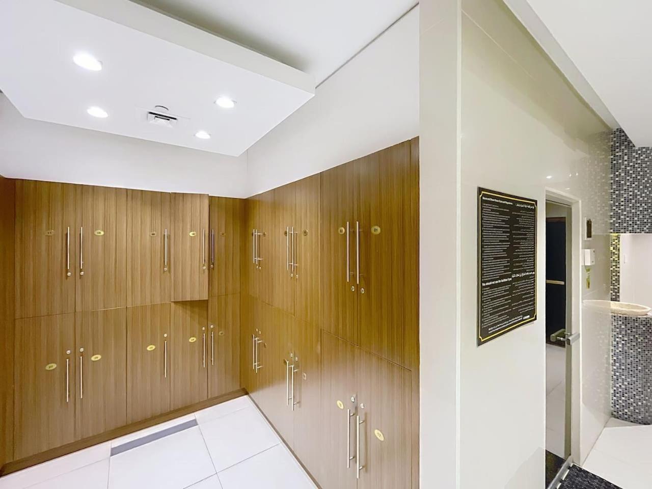 Apartment Upper Crest - Vibrant One Bedroom In Downtown Dubai
