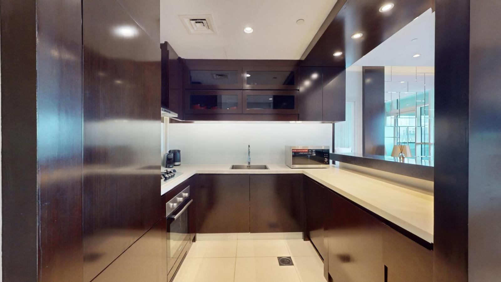 Upper Crest - Vibrant One Bedroom In Downtown Apartment