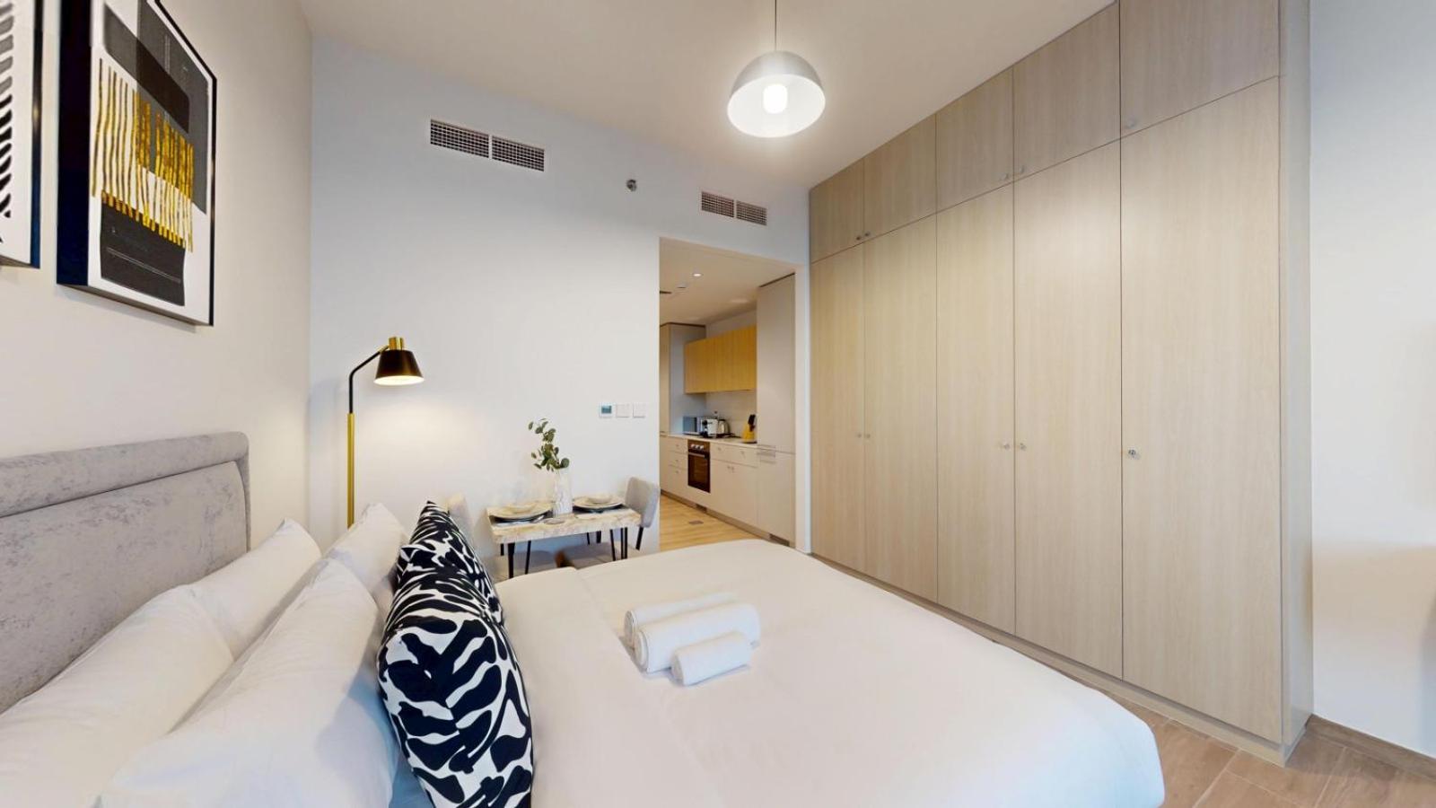 Belgravia Heights - Modern With View Apartment Dubai