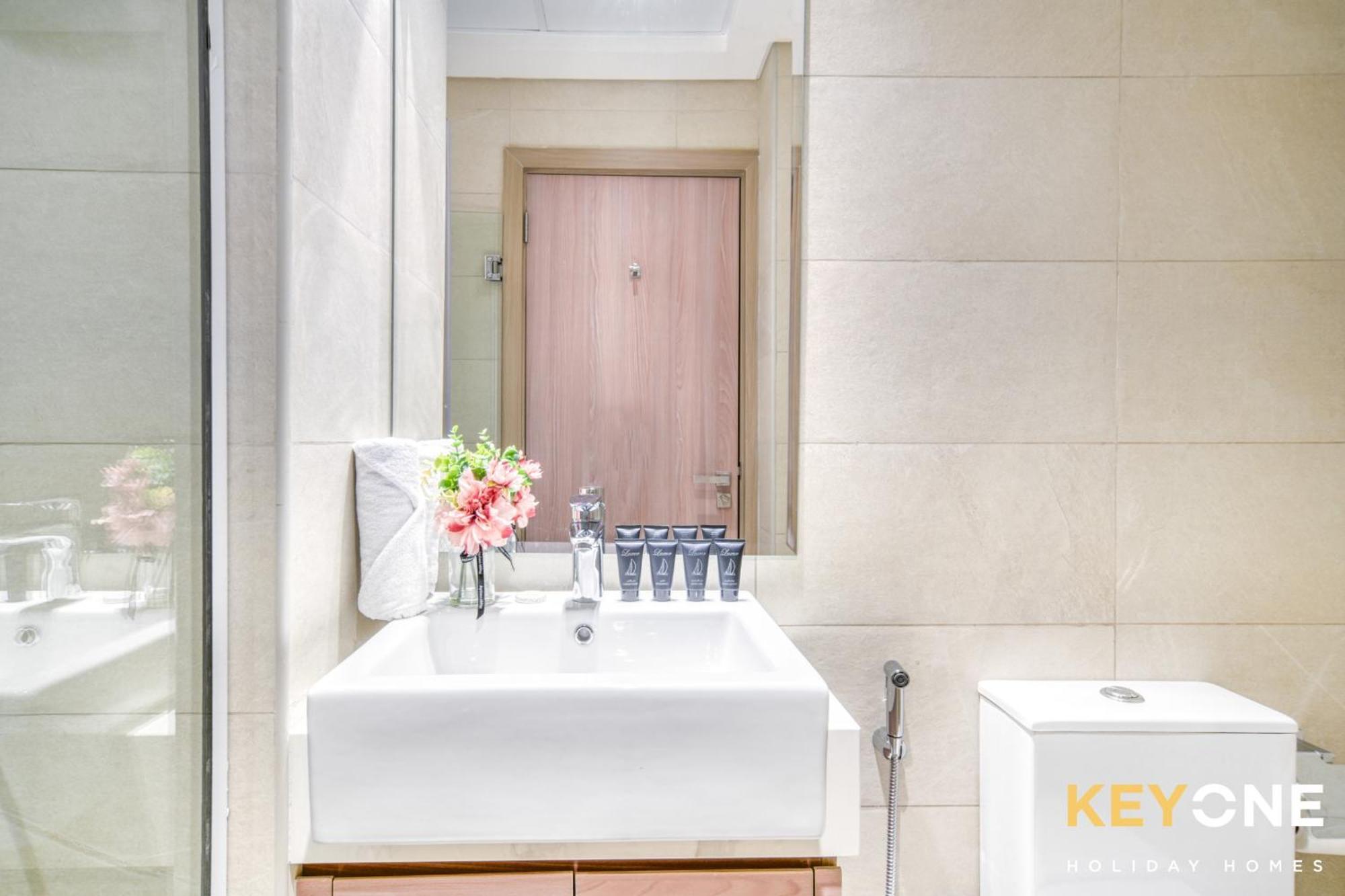 Spacious Azizi Riviera Studio *