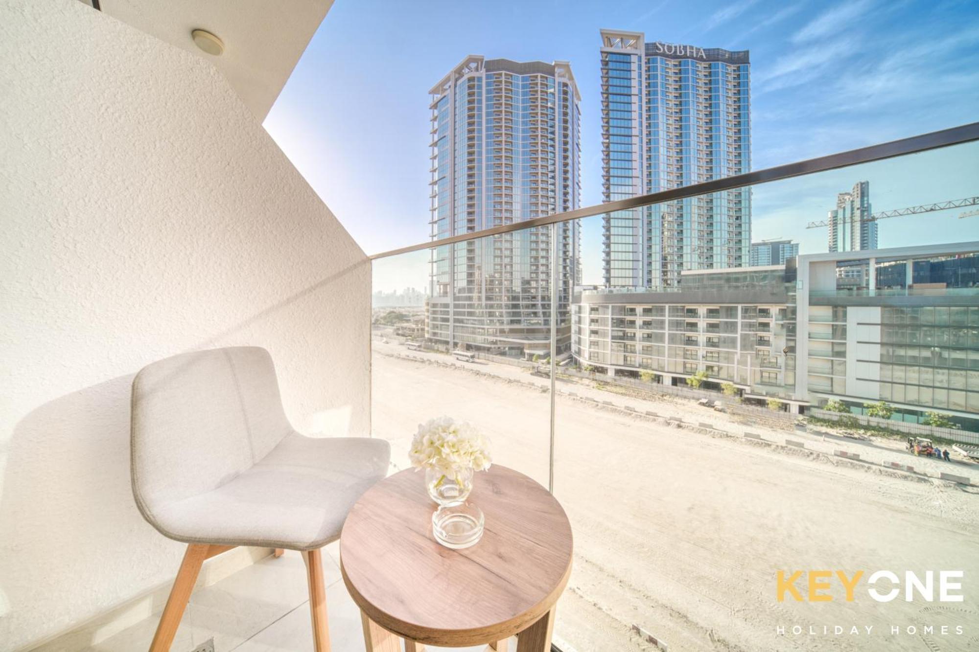 Spacious Azizi Riviera Studio * Dubai
