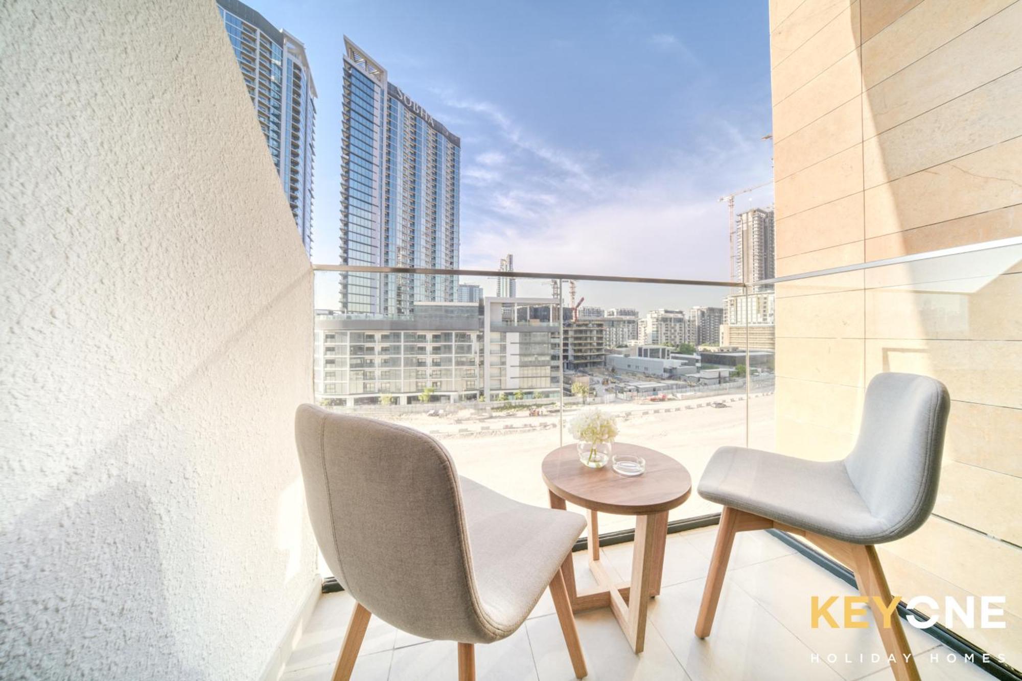 Spacious Azizi Riviera Studio *