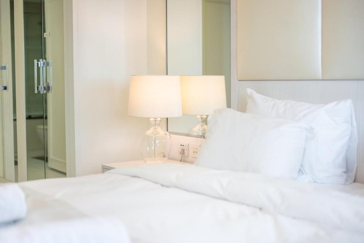 Elegant 1-bedroom For 2 At Downtown With Stunning Canal & Skyline Views