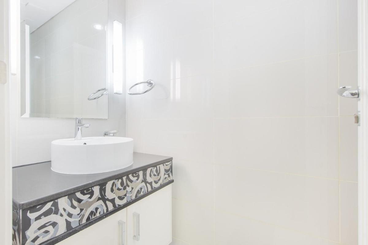 Apartment Elegant 1-bedroom For 2 At Downtown With Stunning Canal & Skyline Views