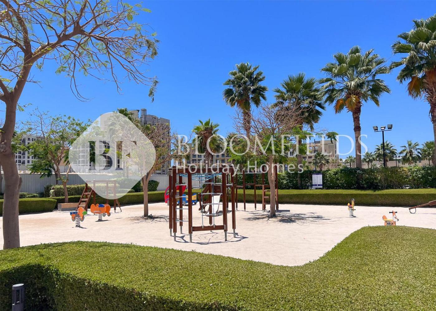 Bloomfields 1br The Avenue Bingahtti *