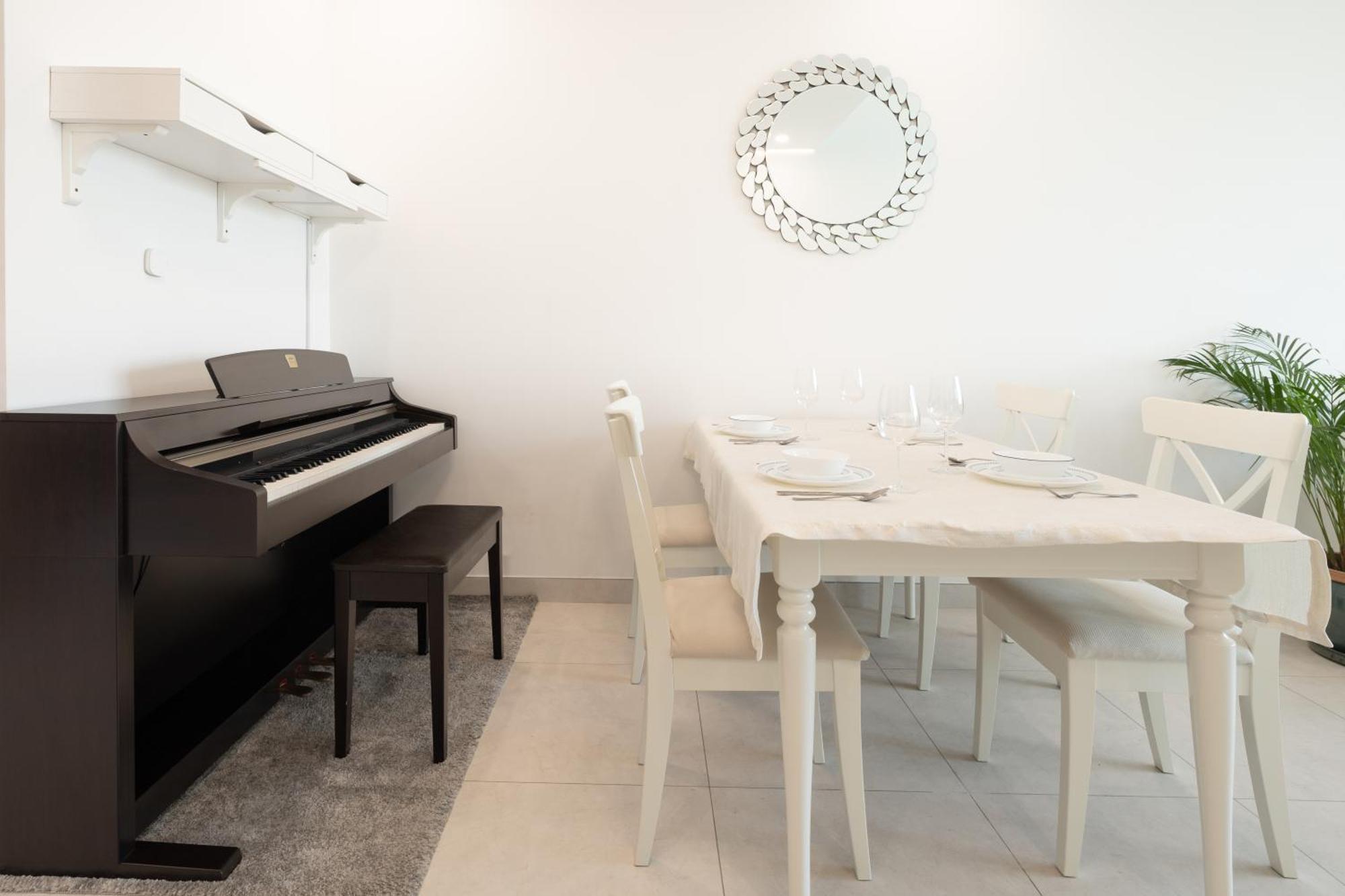 Apartment Lovely Modern 1br In The Bay Tower Next To Canal, 10min Drive To Burj Khalifa And Mall