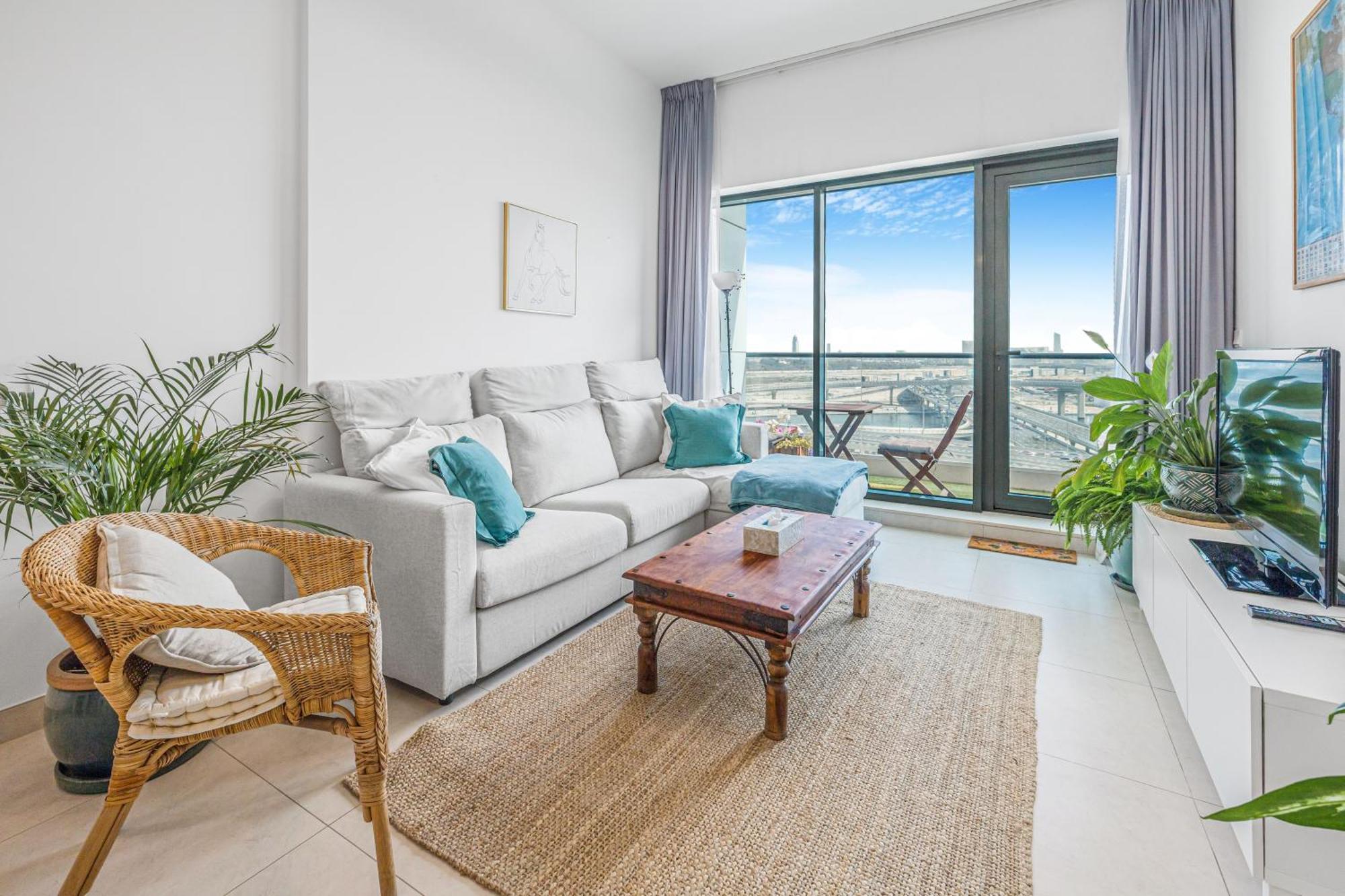 Lovely Modern 1br In The Bay Tower Next To Canal, 10min Drive To Burj Khalifa And Mall Apartment *