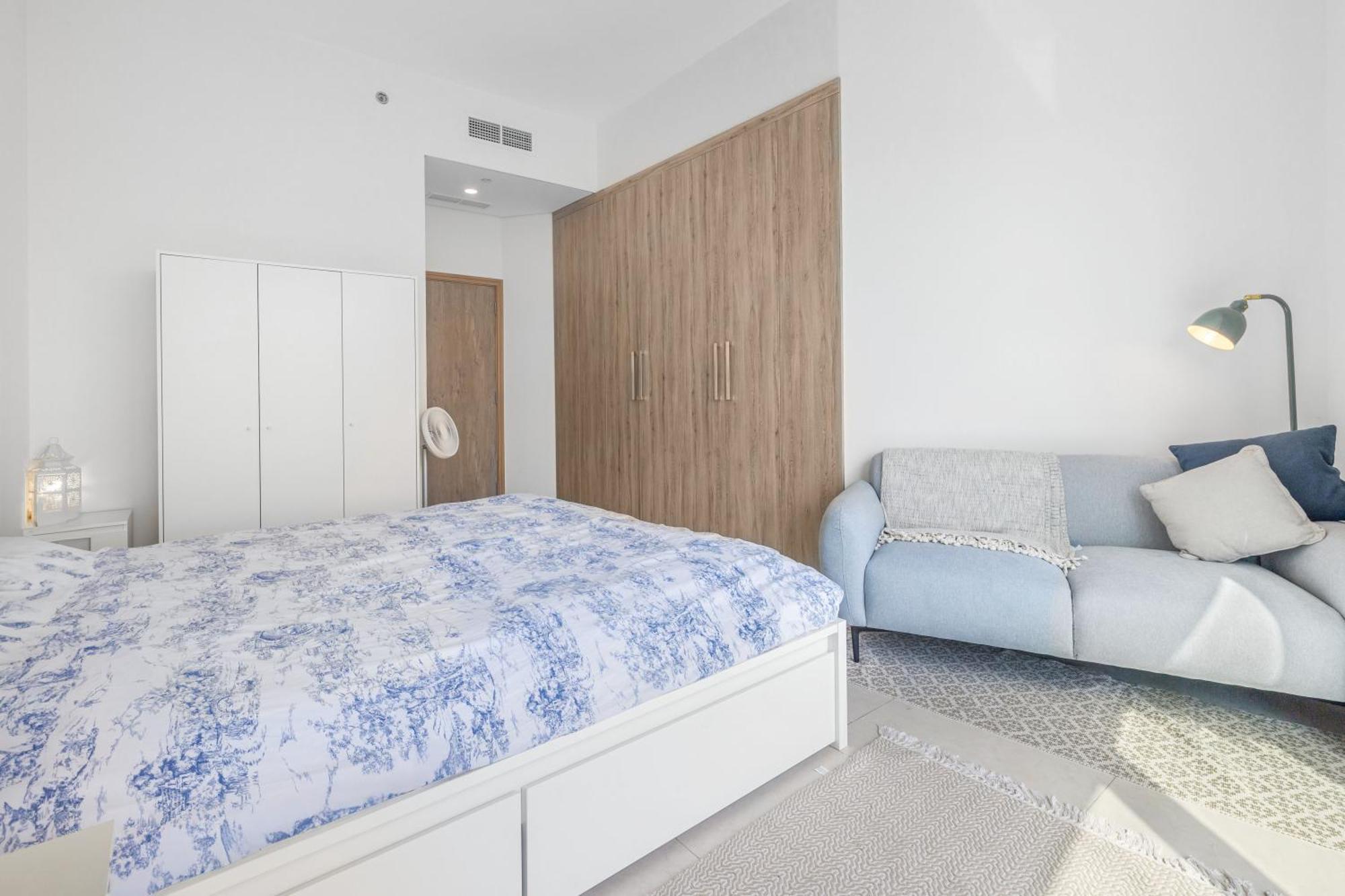 Apartment Lovely Modern 1br In The Bay Tower Next To Canal, 10min Drive To Burj Khalifa And Mall *