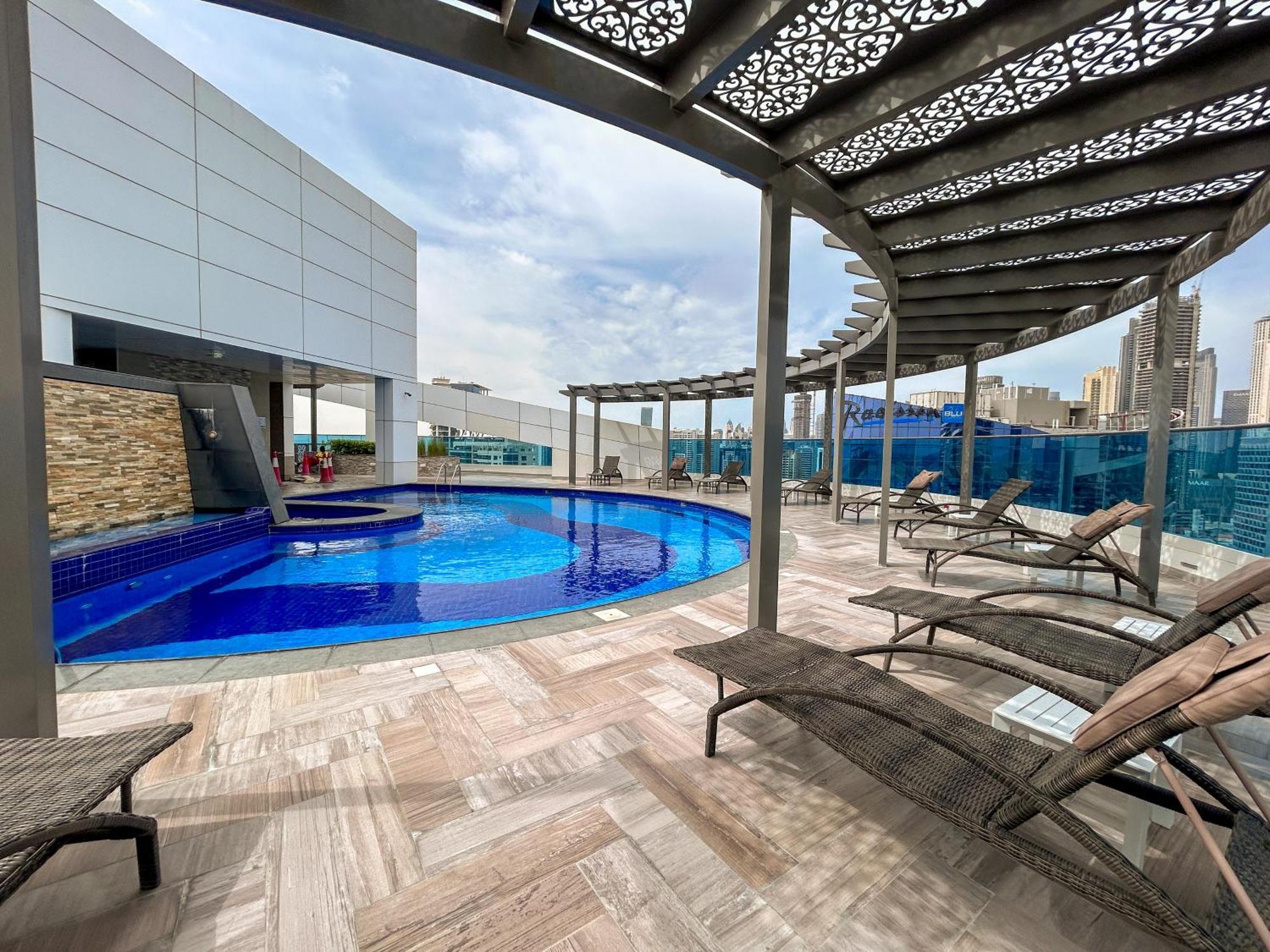 Lovely Modern 1br In The Bay Tower Next To Canal, 10min Drive To Burj Khalifa And Mall Apartment