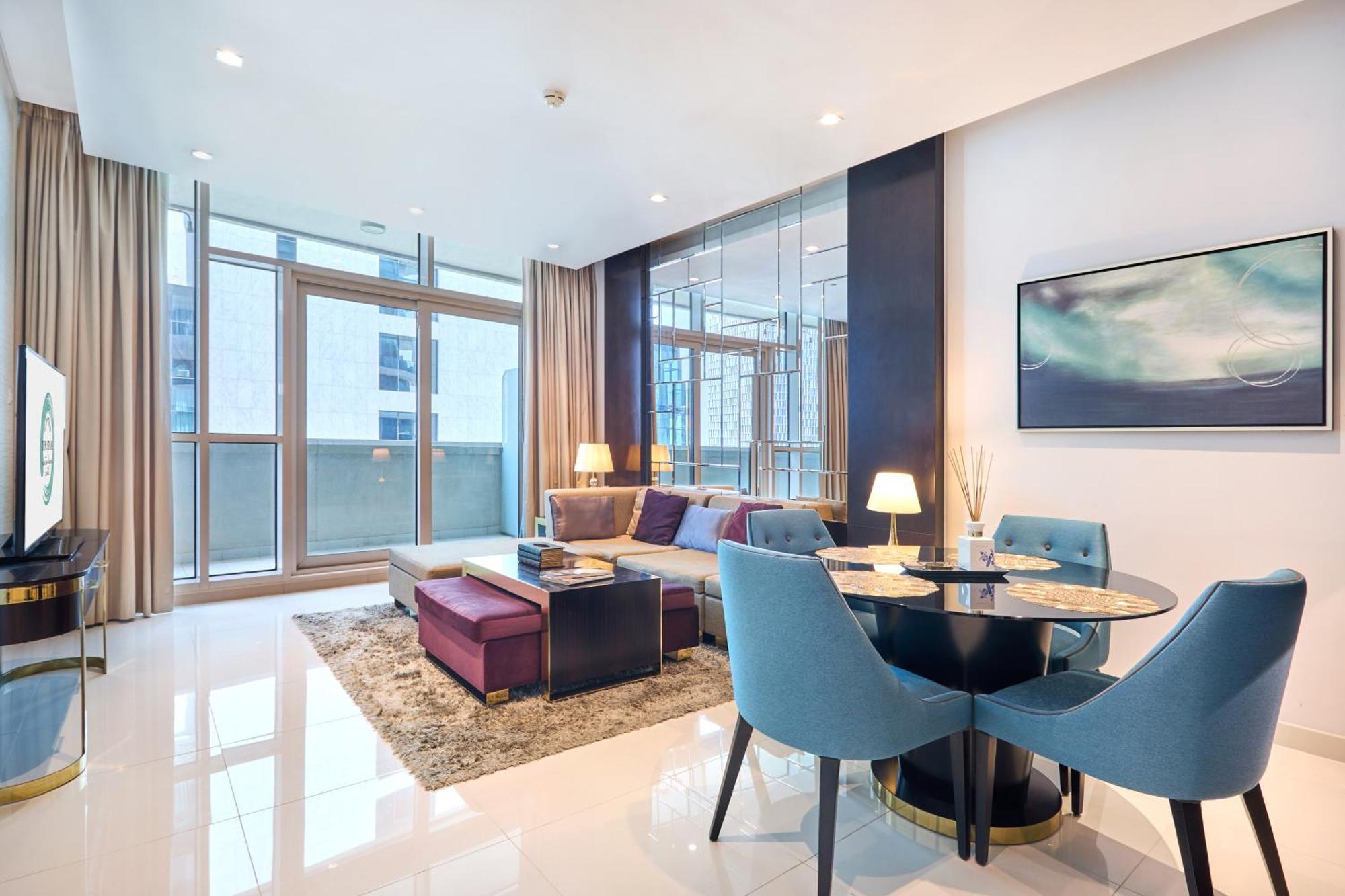Downtown 1br - 5 Minutes To Mall - Panoramic Pool Apartment Dubai