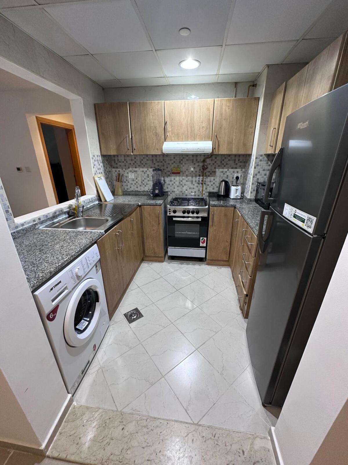 1 Bedroom Jvc