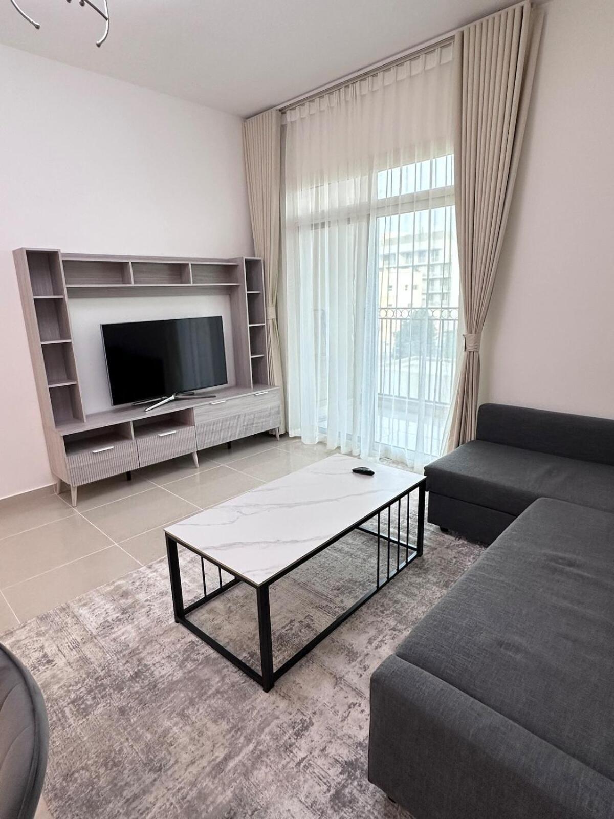 Apartment 1 Bedroom Jvc