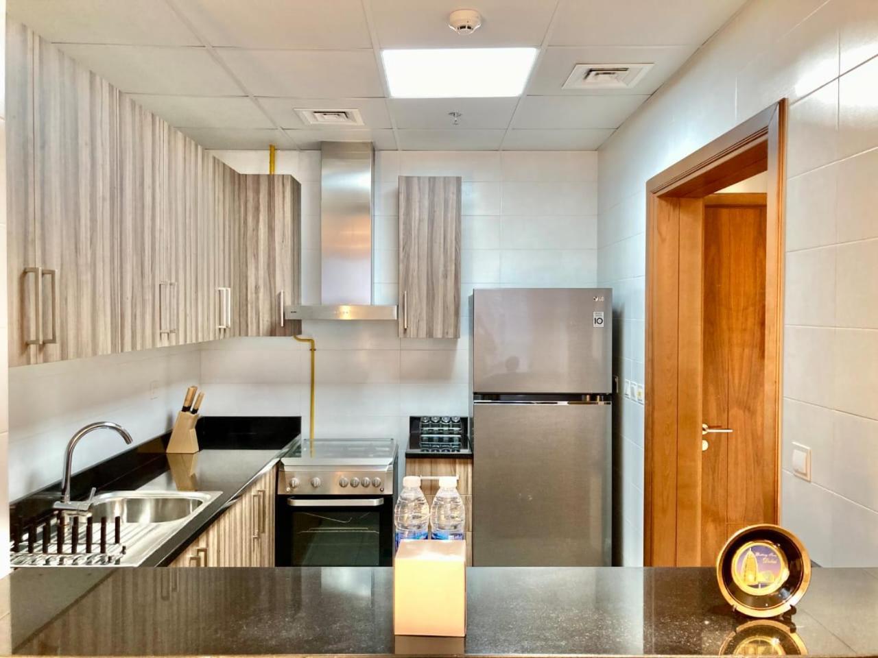 Apartment Signature 1 Bedroom Escape In Dunya Tower Experience Downtown At Its Finest