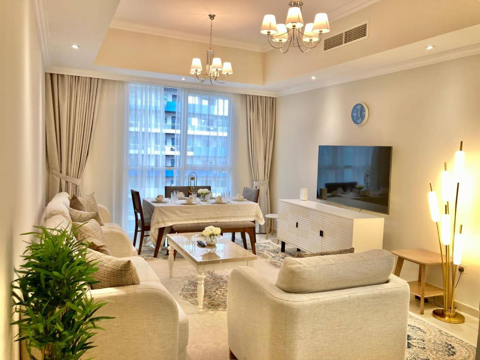 Signature 1 Bedroom Escape In Dunya Tower Experience Downtown At Its Finest Apartment Dubai