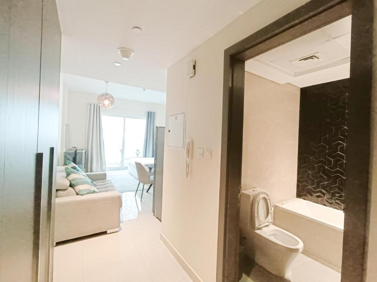 Sleek & Modern In Business Bay *