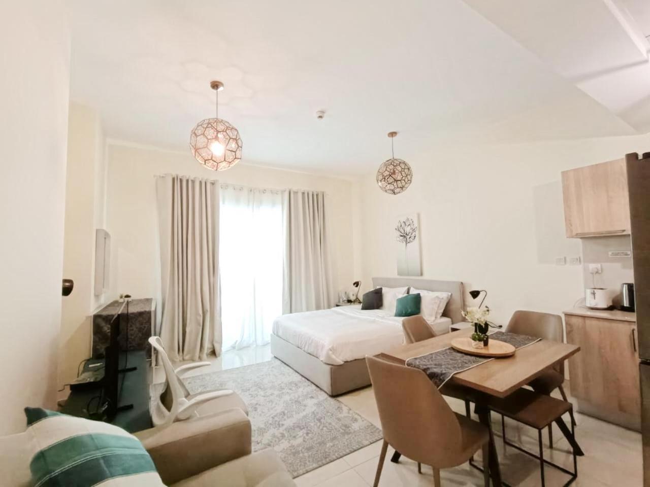 Apartment Sleek & Modern In Business Bay Dubai