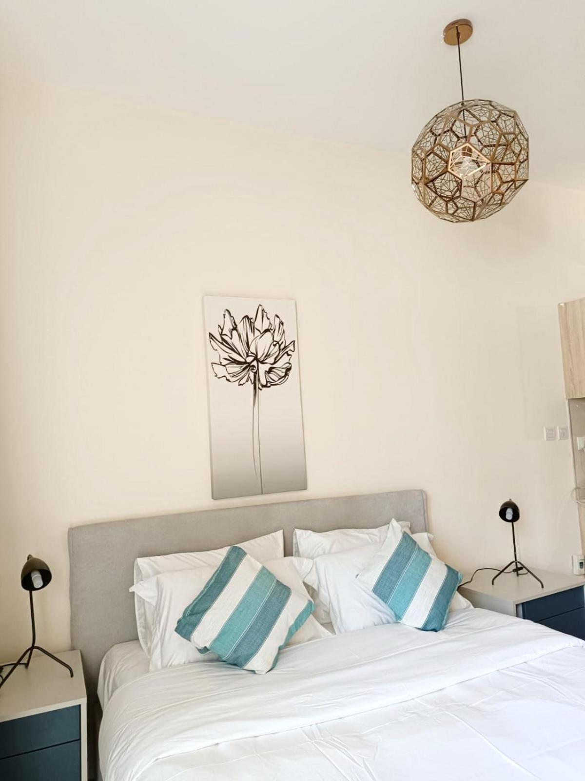Sleek & Modern In Business Bay * Dubai