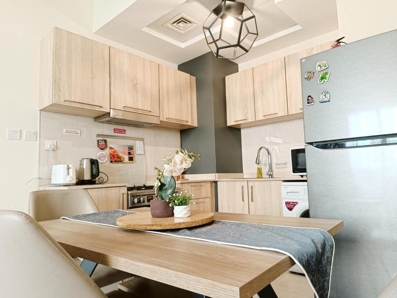 Sleek & Modern In Business Bay Apartment *