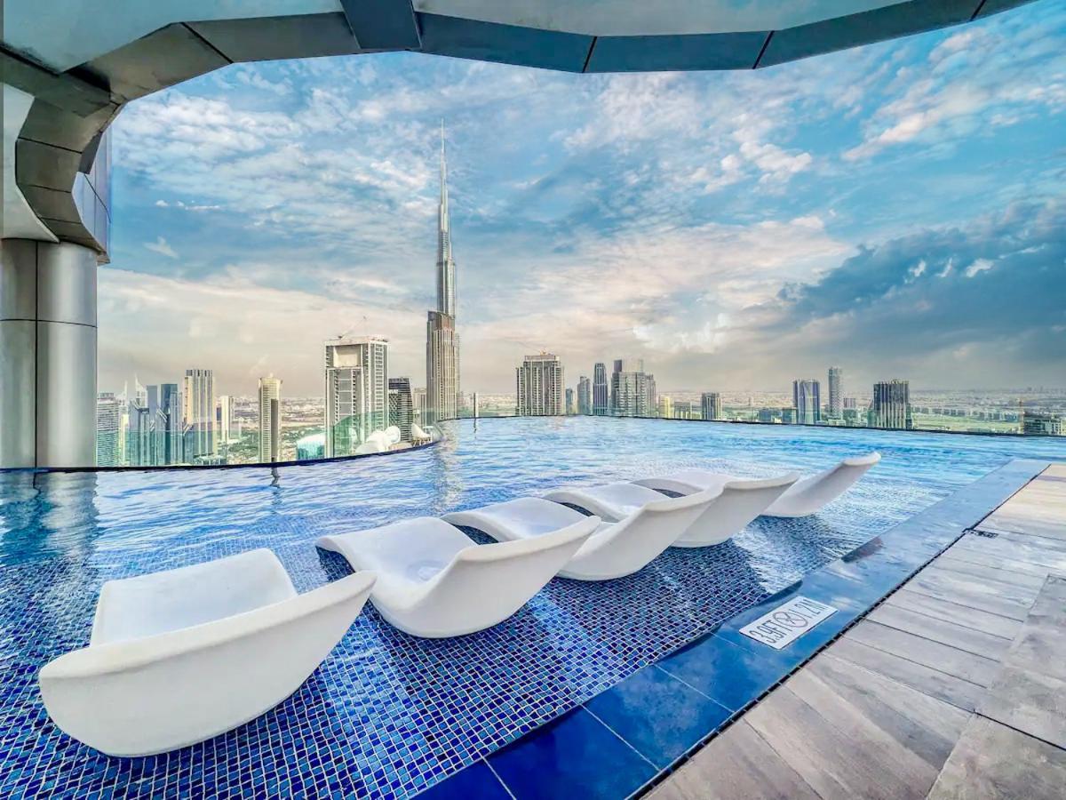 Sky Infinity Pool, Burj Khalifa Views Dubai