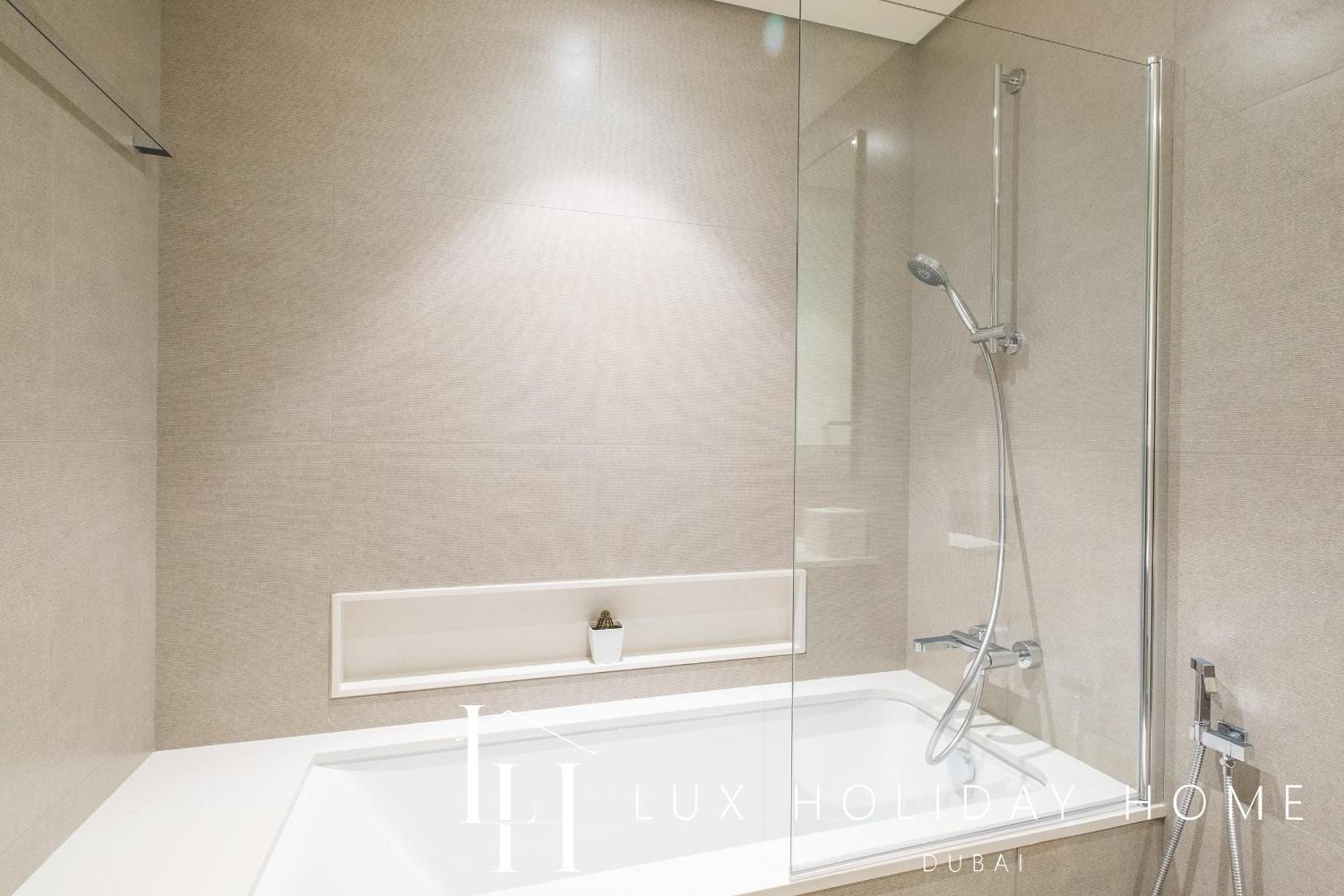 Lux The Grande Signature Skyline 2 Dubai