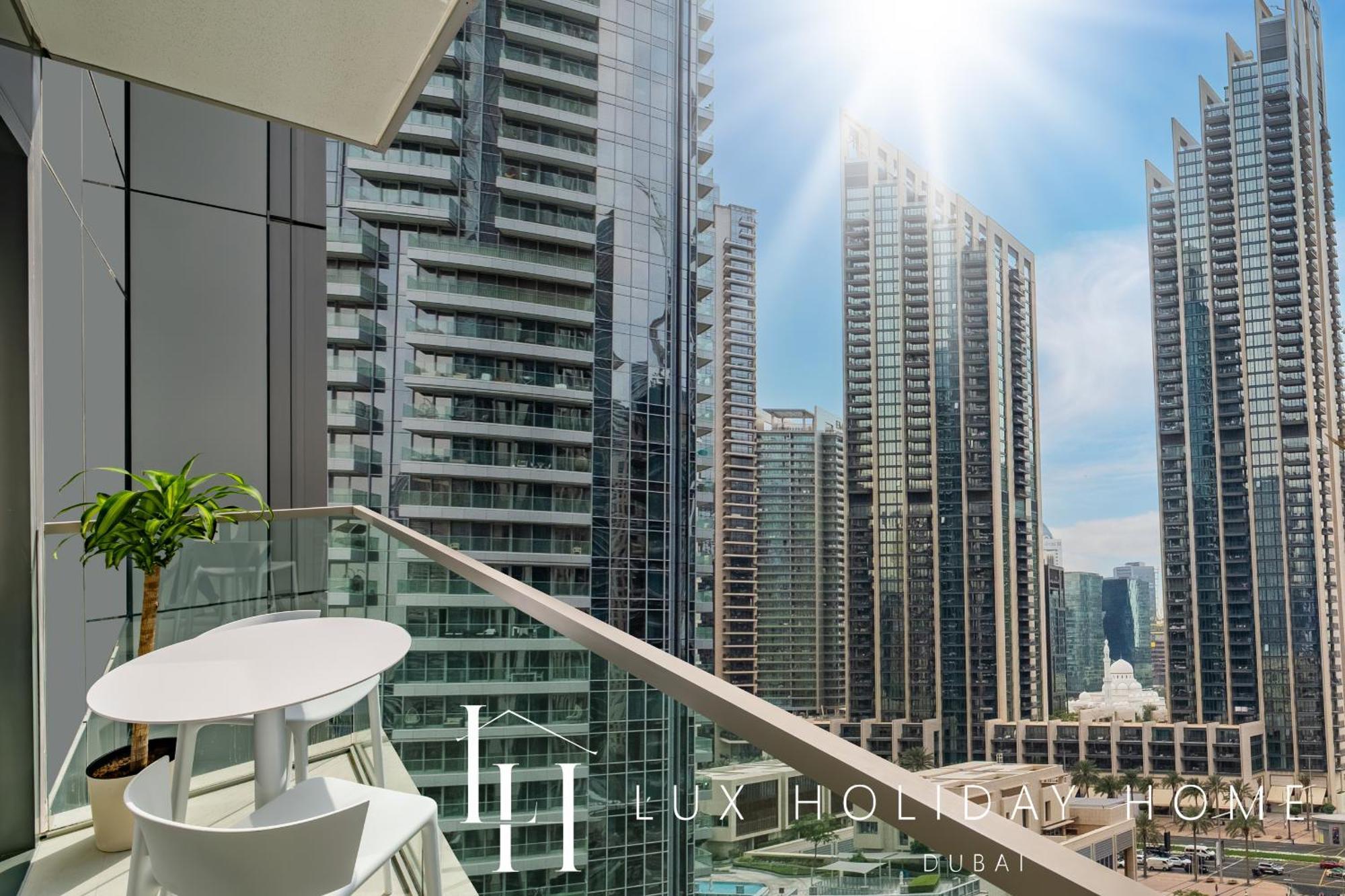 Lux The Grande Signature Skyline 2 *