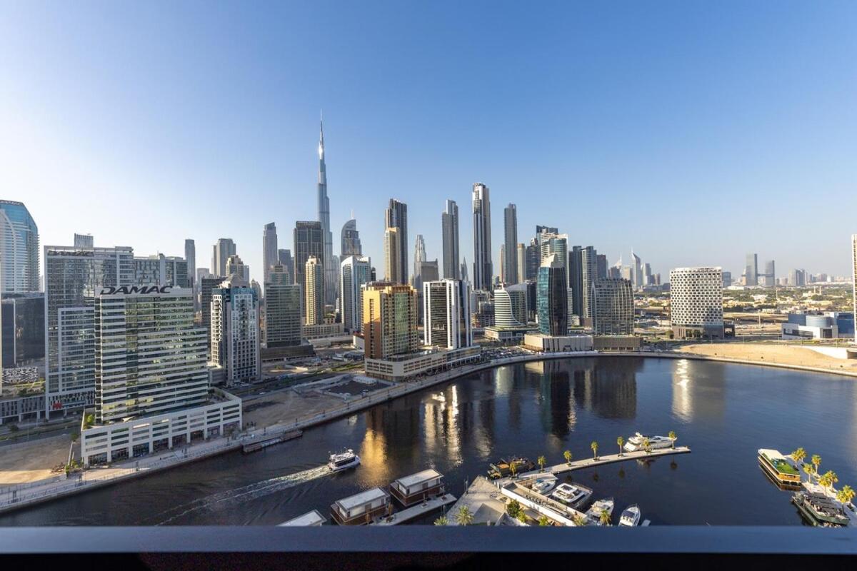 Waves - Tranquil Waterfront Living 2b Retreat With Balcony Apartment Dubai