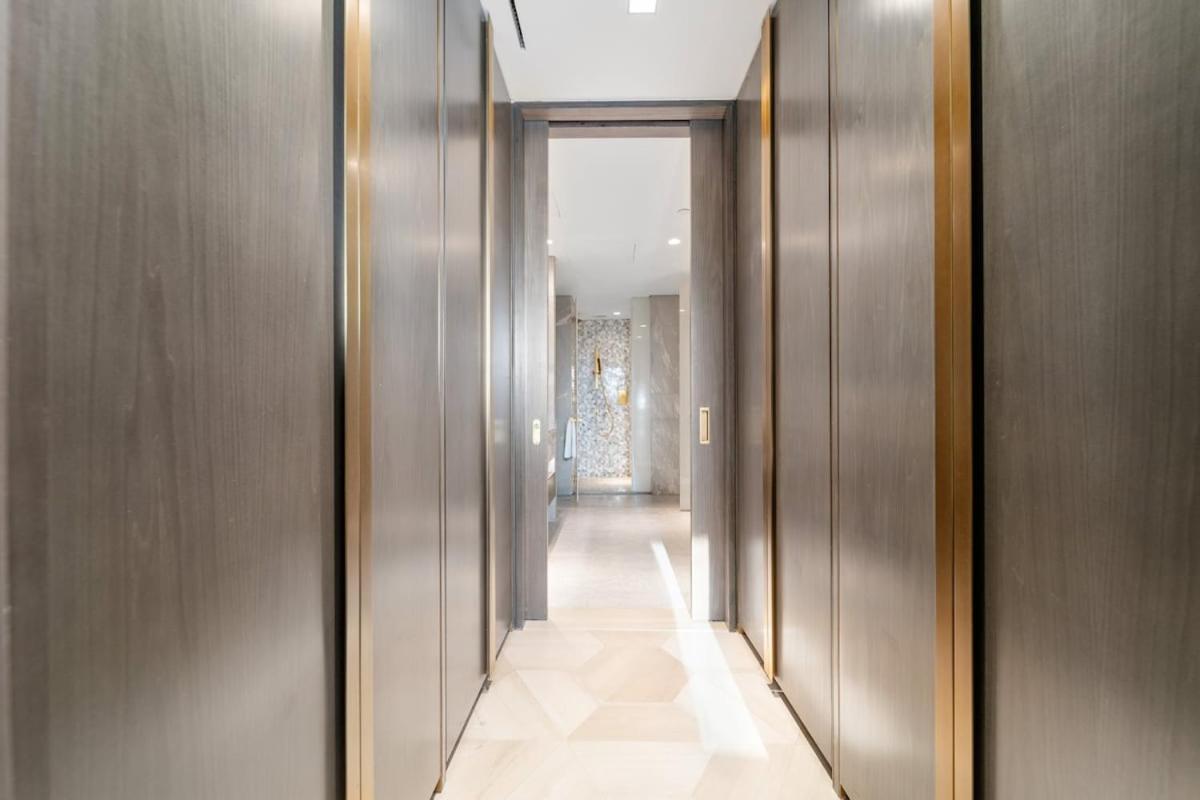 Apartment The Five Residences Are Expertly Designed And Exquisitely Furnished *