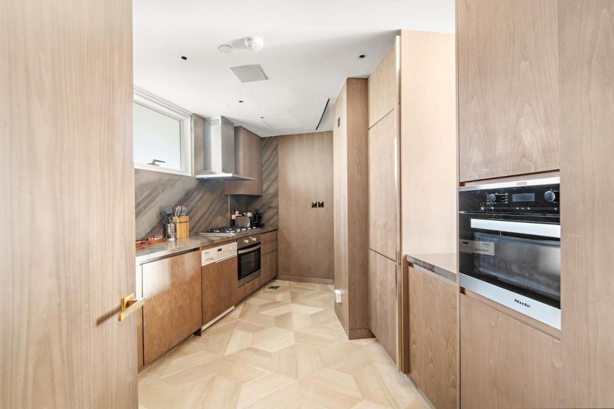 Apartment The Five Residences Are Expertly Designed And Exquisitely Furnished Dubai