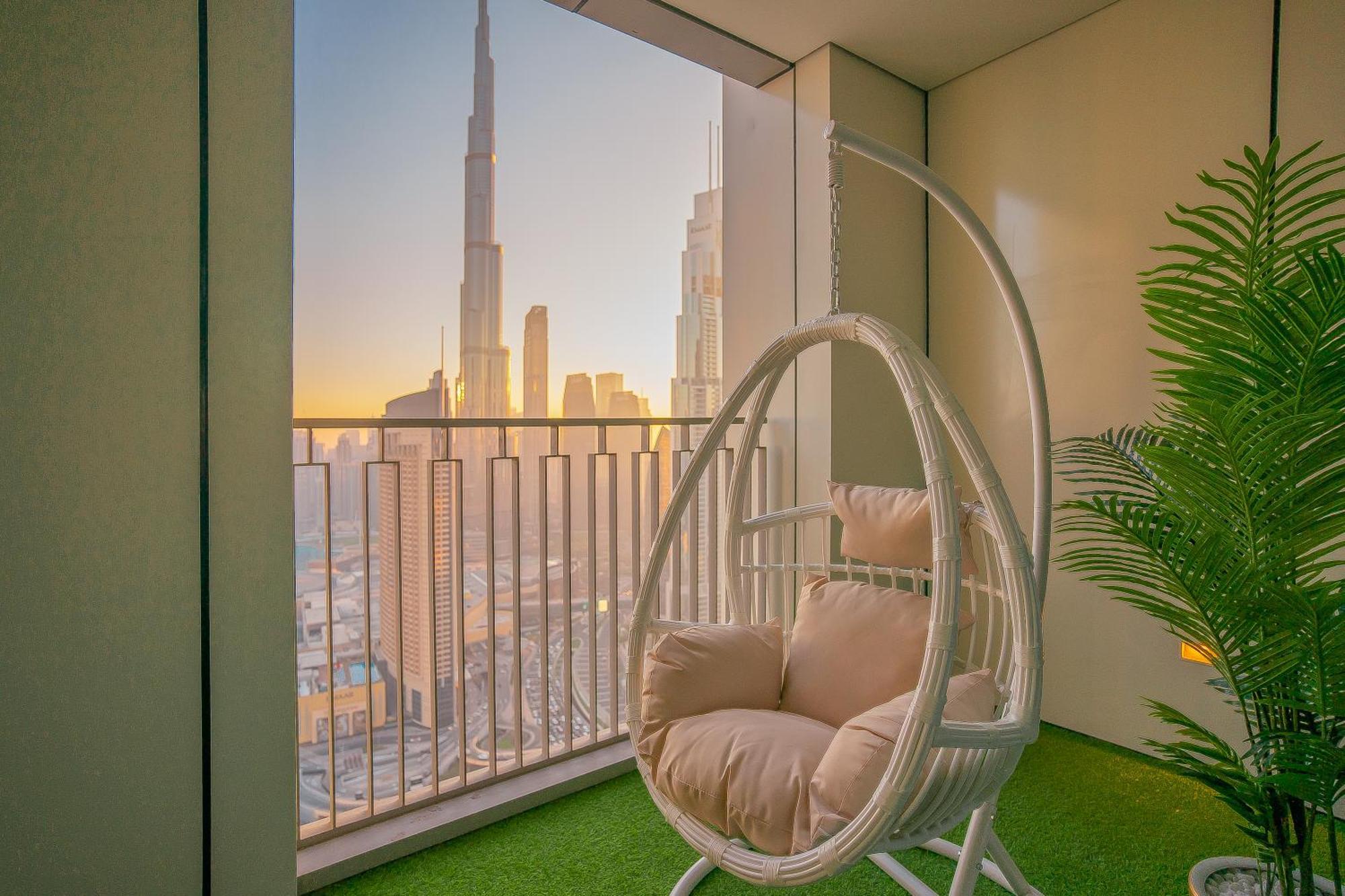 Peaceful Dunes 1 - Burj Khalifa & Mall