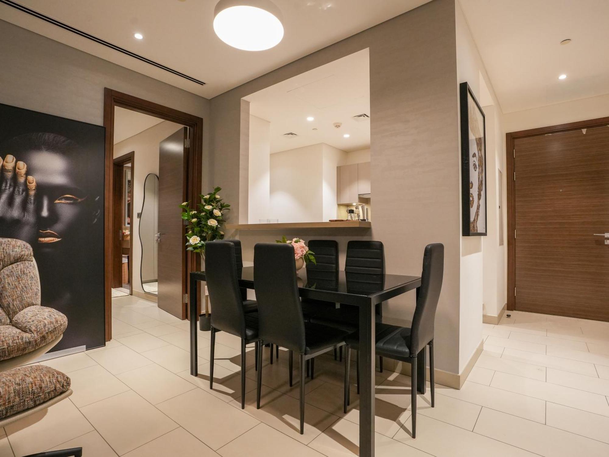 Luxury 2br With Stunning Amenities Dubai