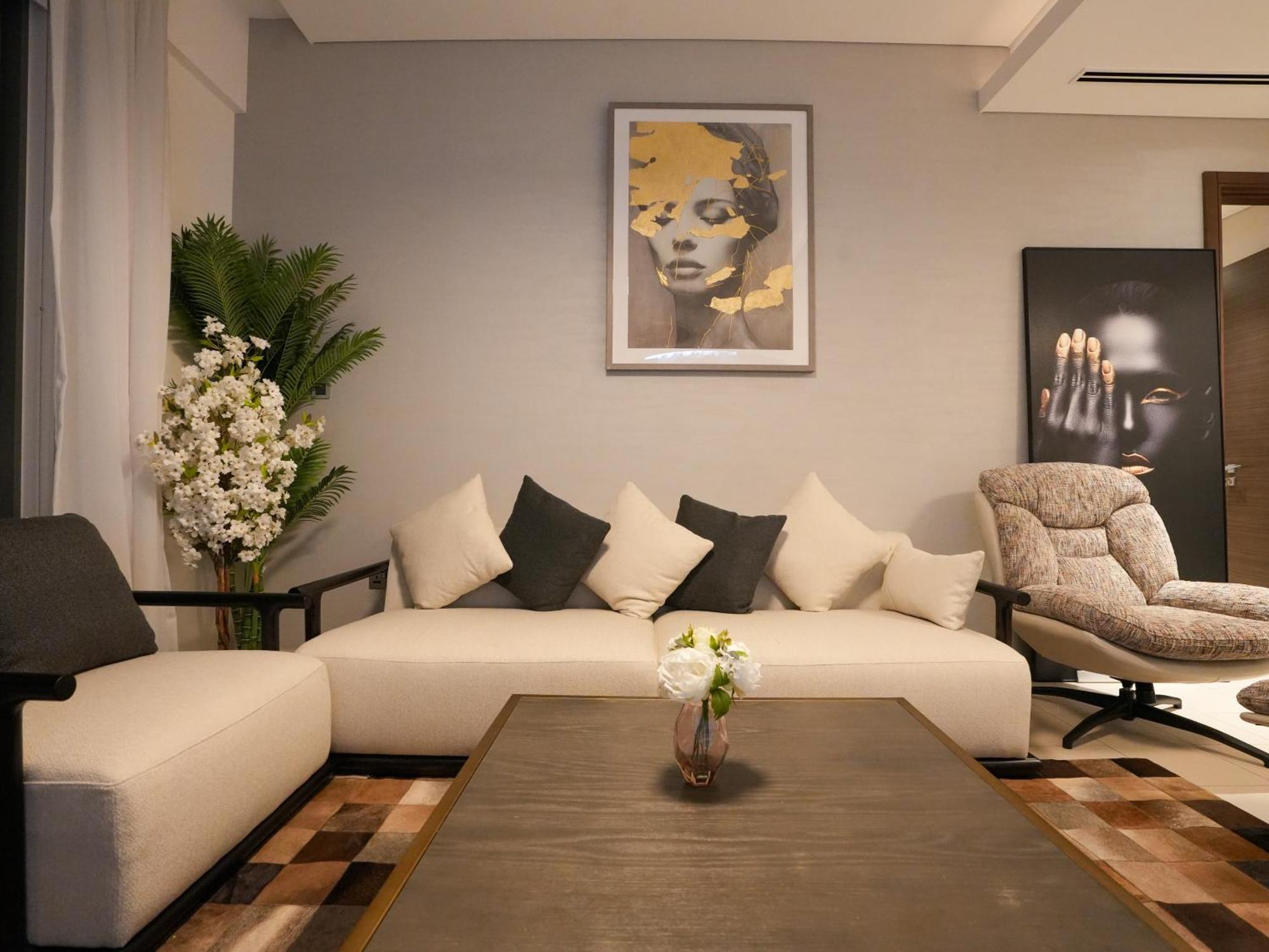 Apartment Luxury 2br With Stunning Amenities