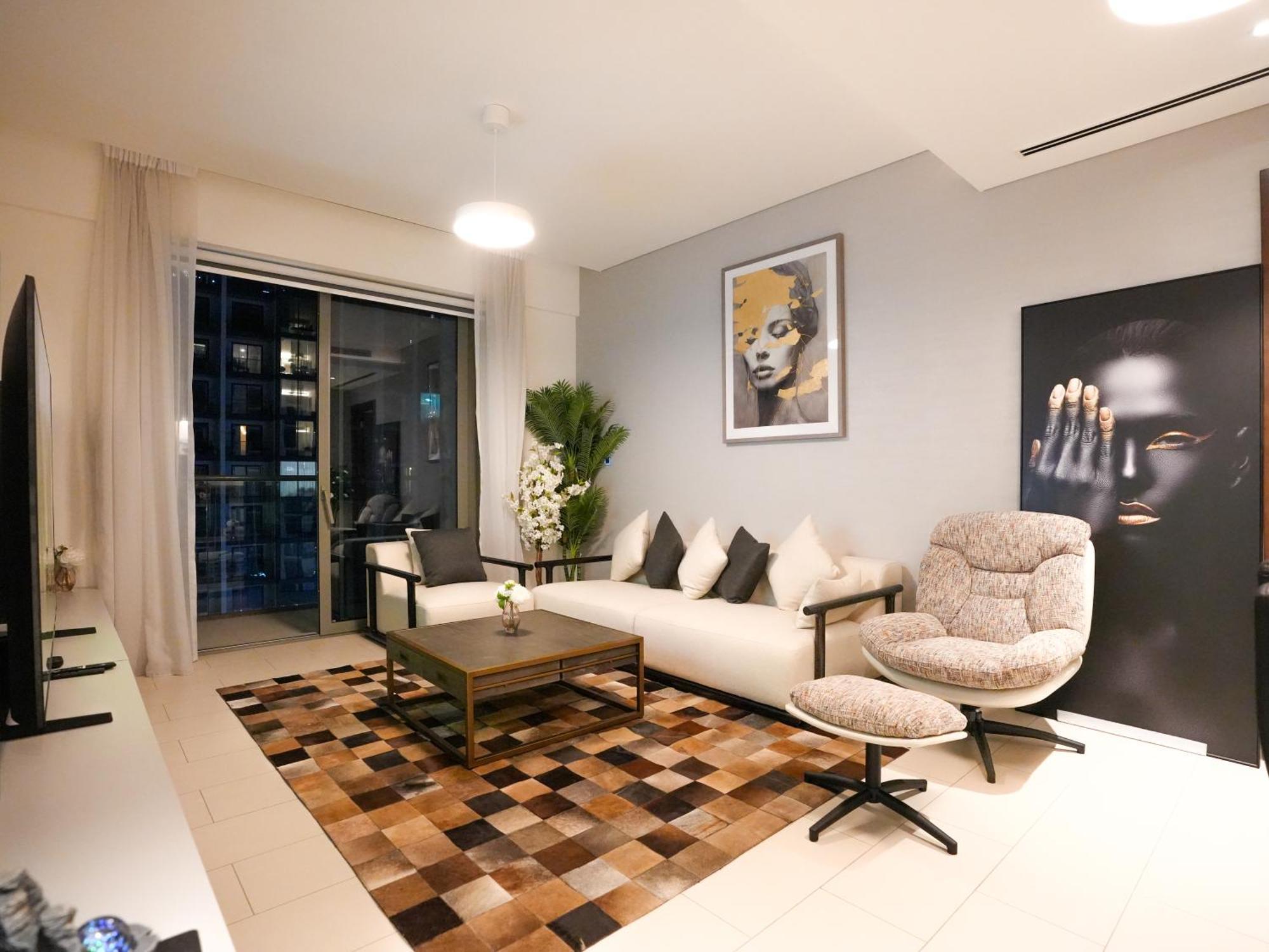 Apartment Luxury 2br With Stunning Amenities *