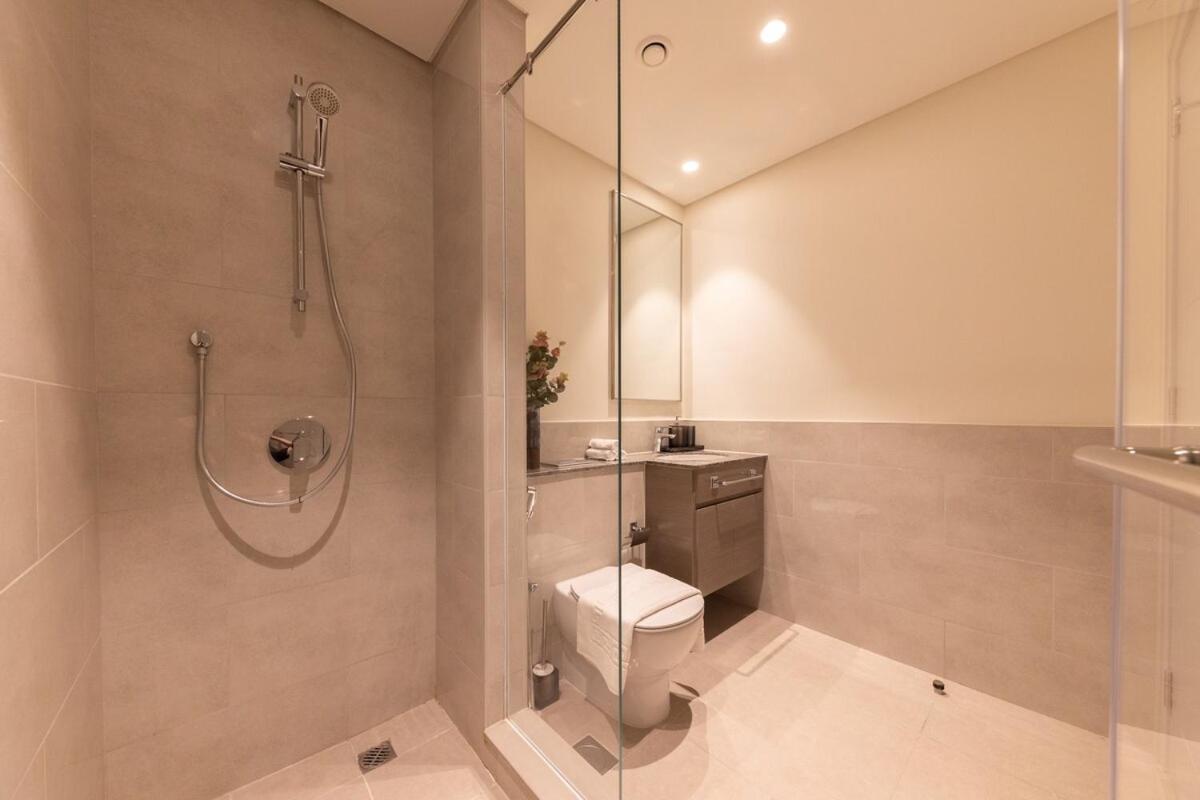 Luxury 4br Prime Downtown Apartment