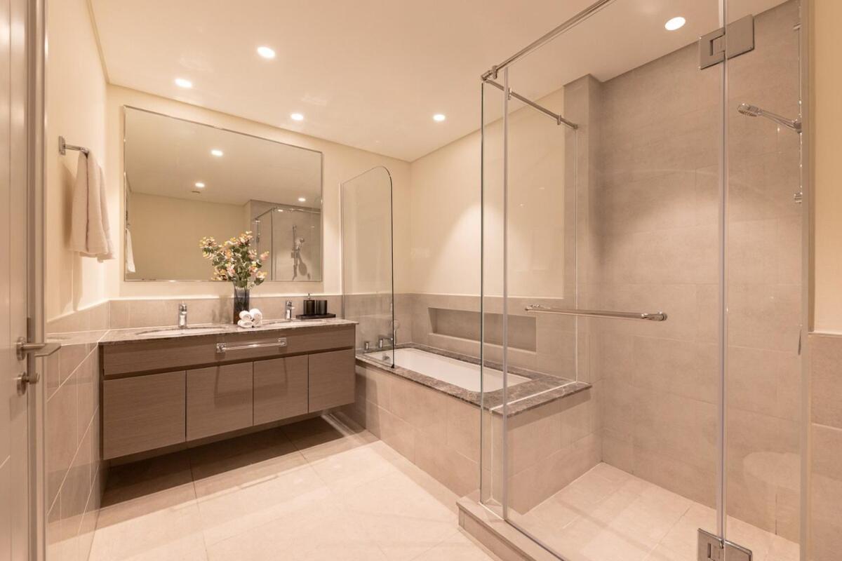 Apartment Luxury 4br Prime Downtown Dubai