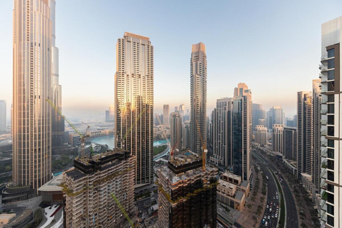 Luxury 4br Prime Downtown Apartment *