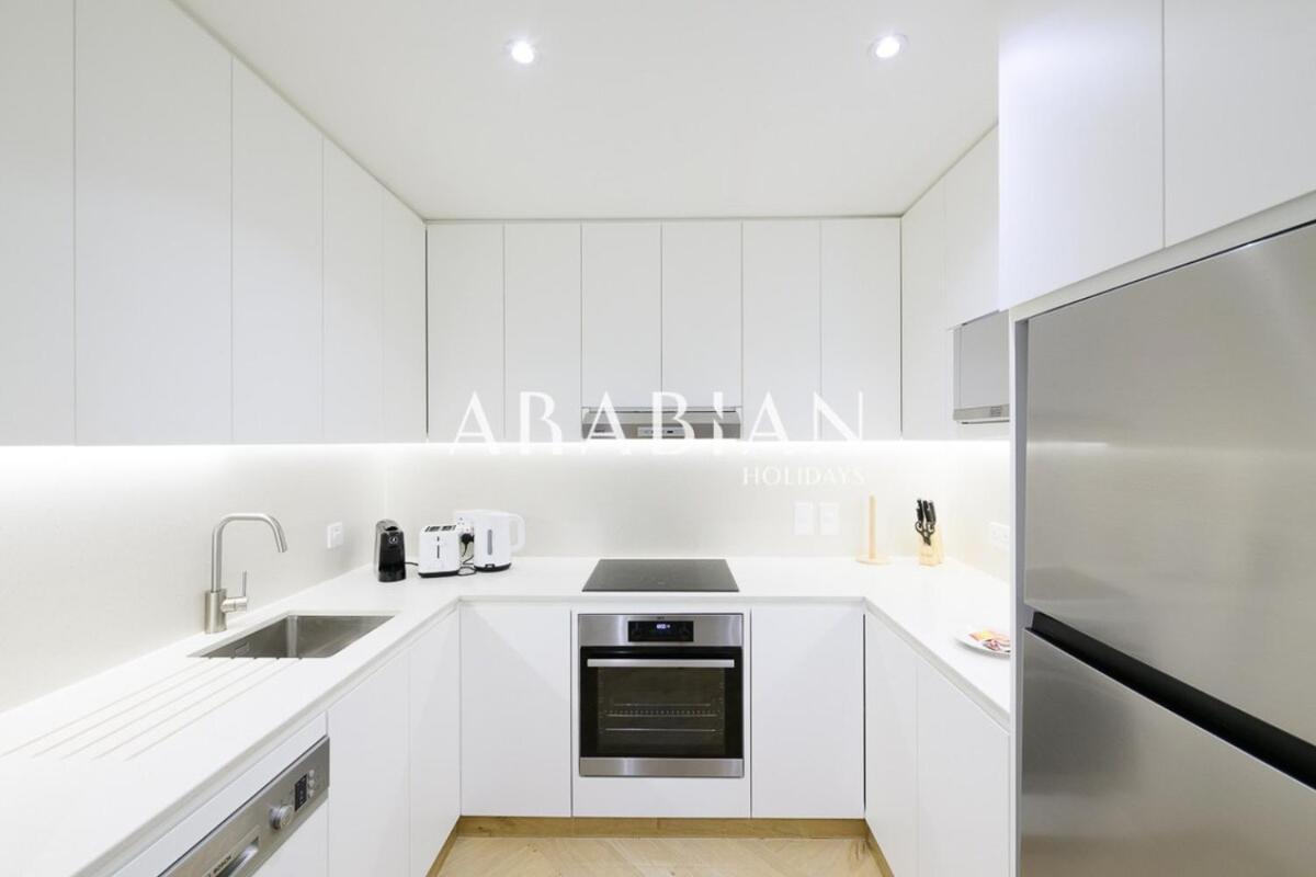Unique 1 Bedroom In Palm Jumeirah Apartment Dubai