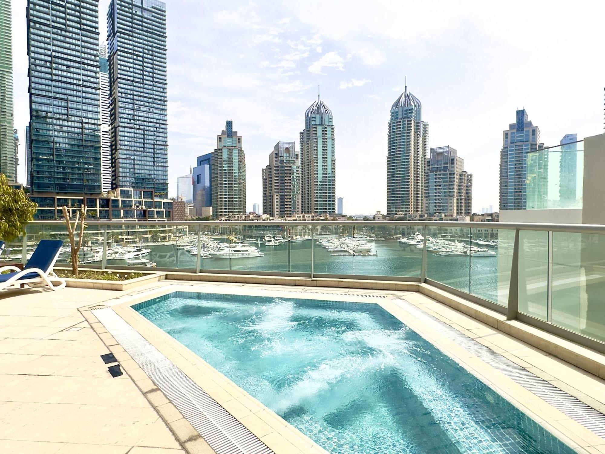 Iris Blue, Marina - Mint Apartment *