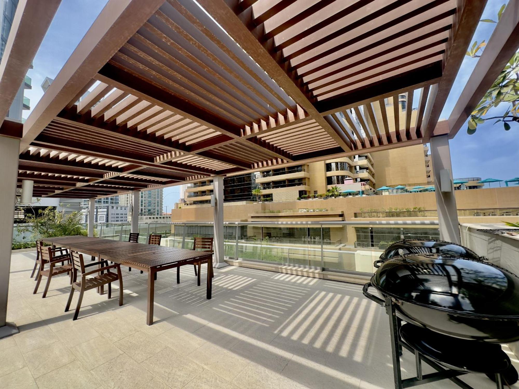 Iris Blue, Marina - Mint Apartment Dubai