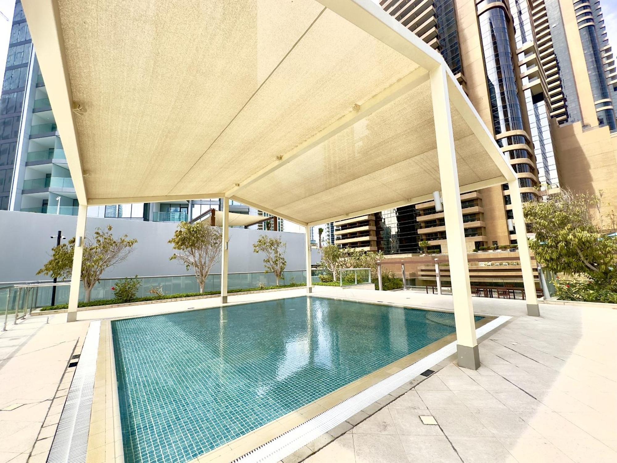 Iris Blue, Marina - Mint Apartment *
