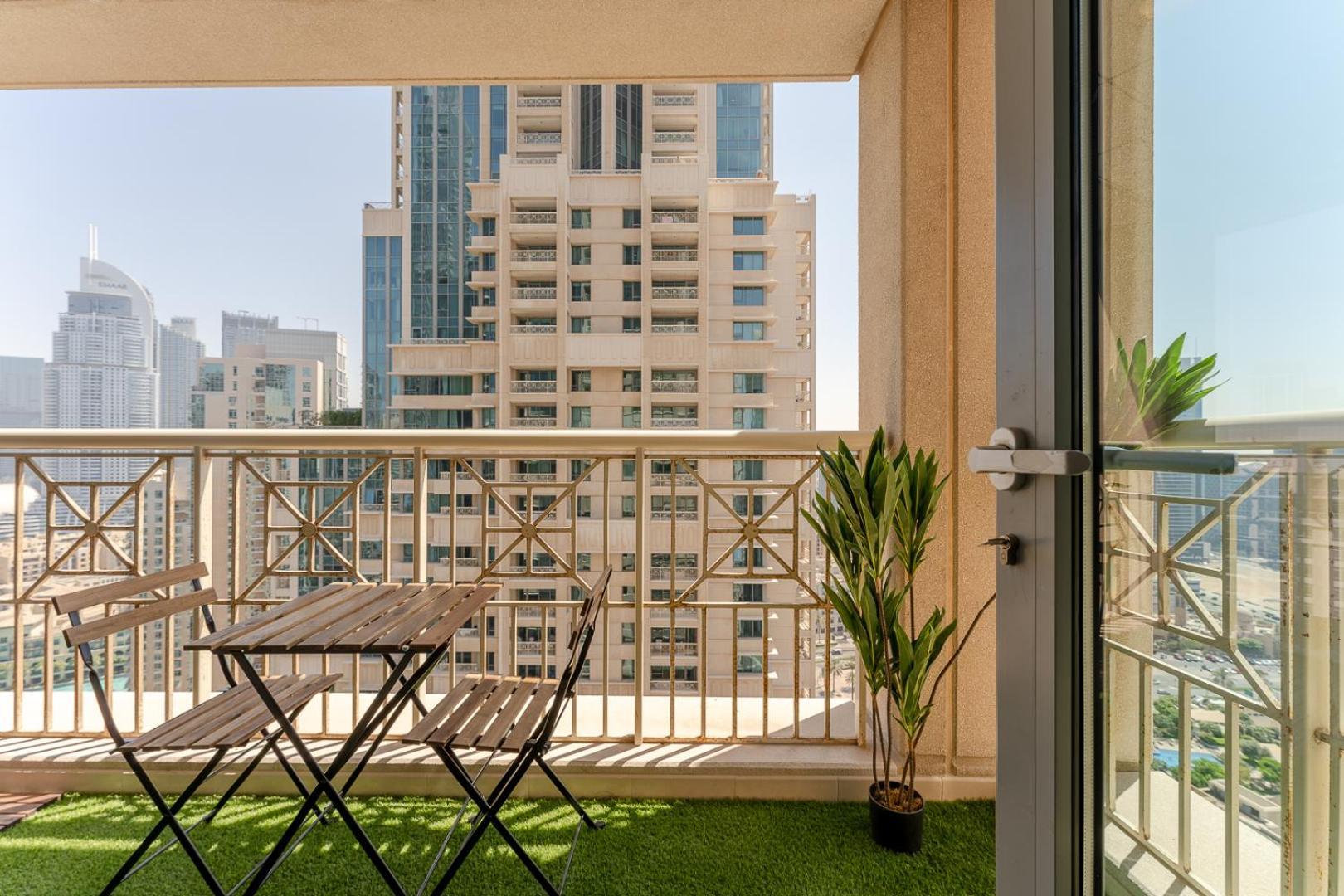 1br With Downtown Fountain Views *