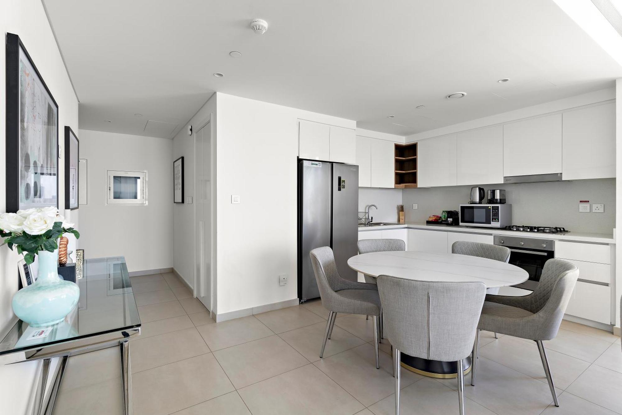 2br Elegant Interior, Breathtaking Views, Downtown Apartment Dubai