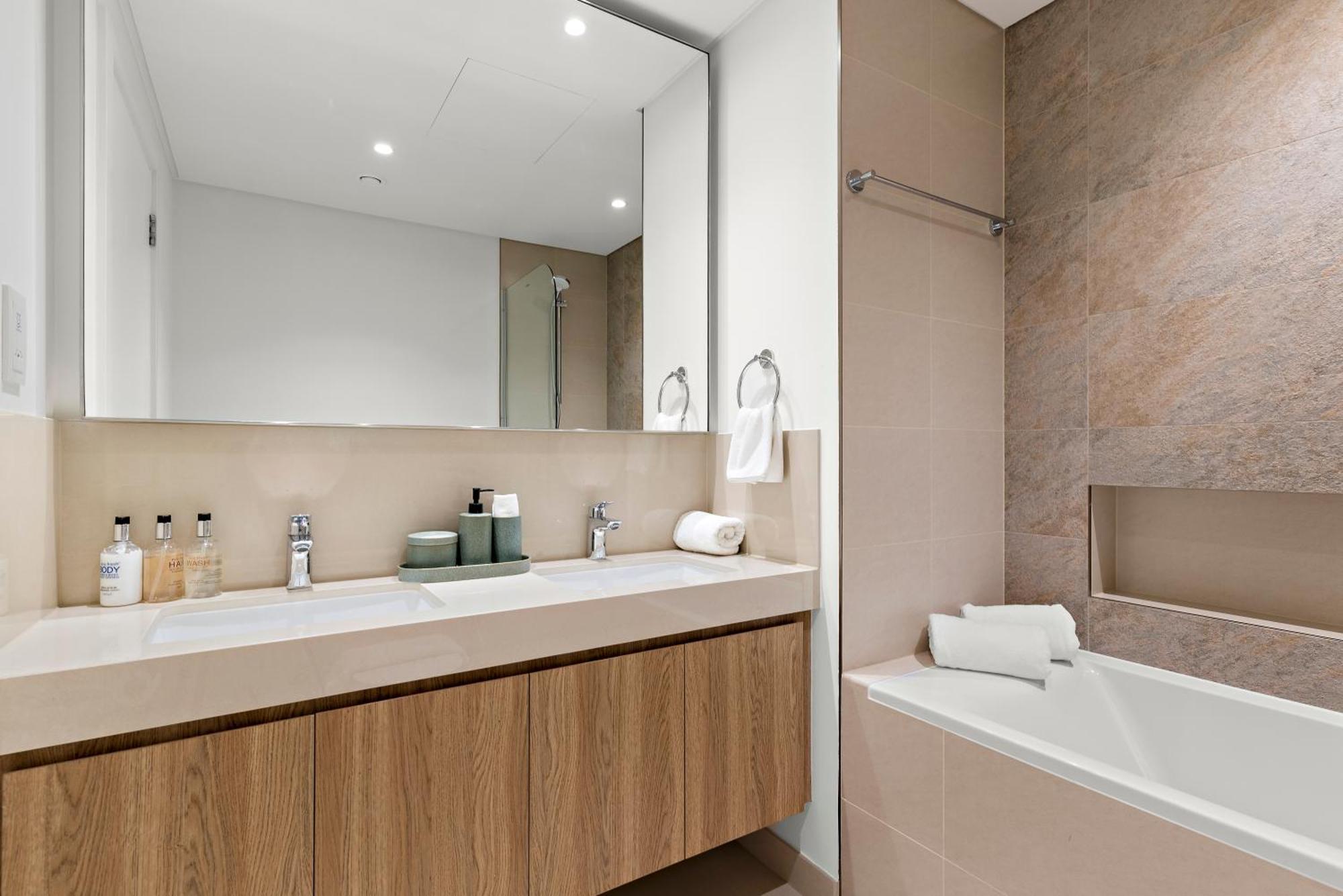 2br Elegant Interior, Breathtaking Views, Downtown * Dubai