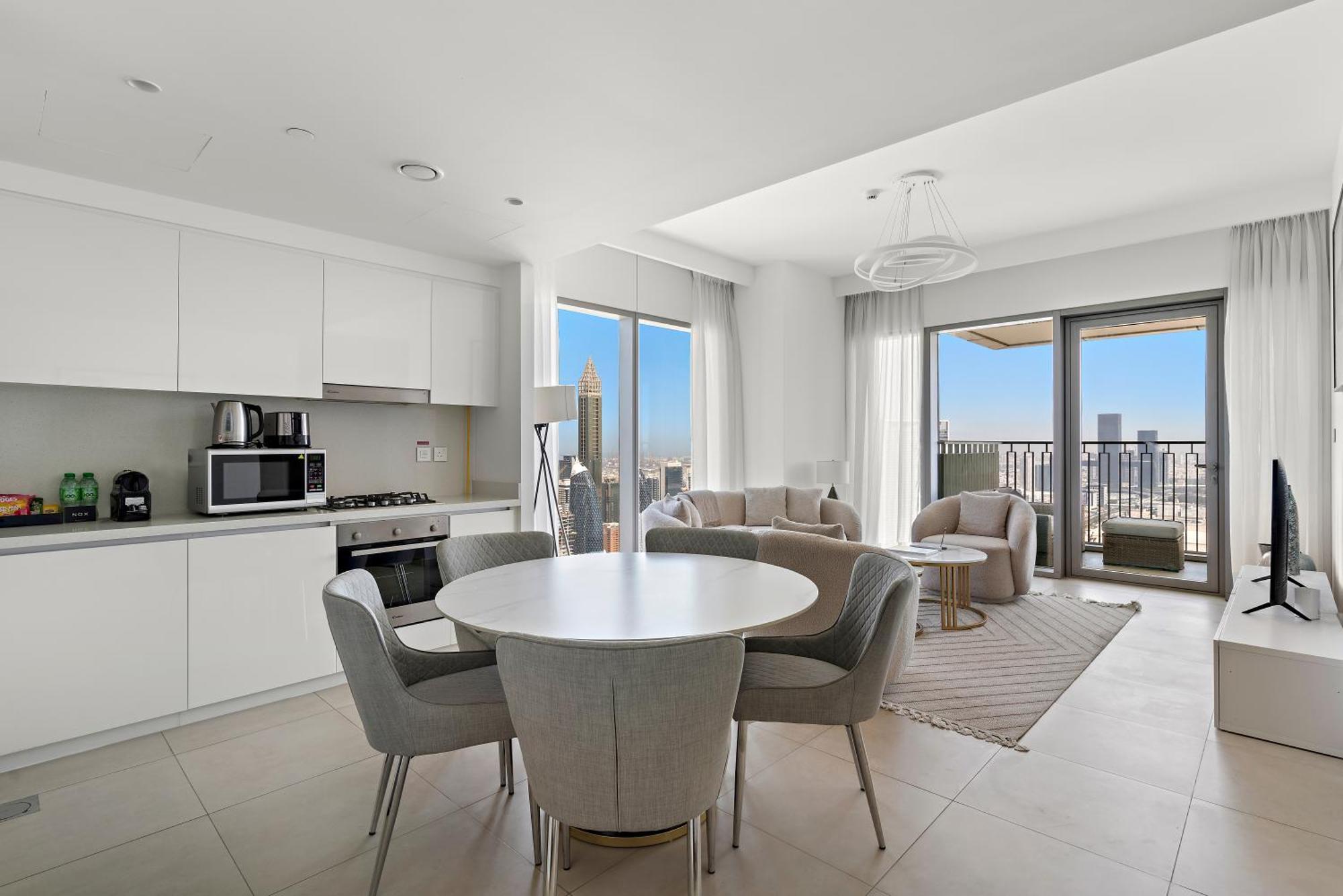 2br Elegant Interior, Breathtaking Views, Downtown