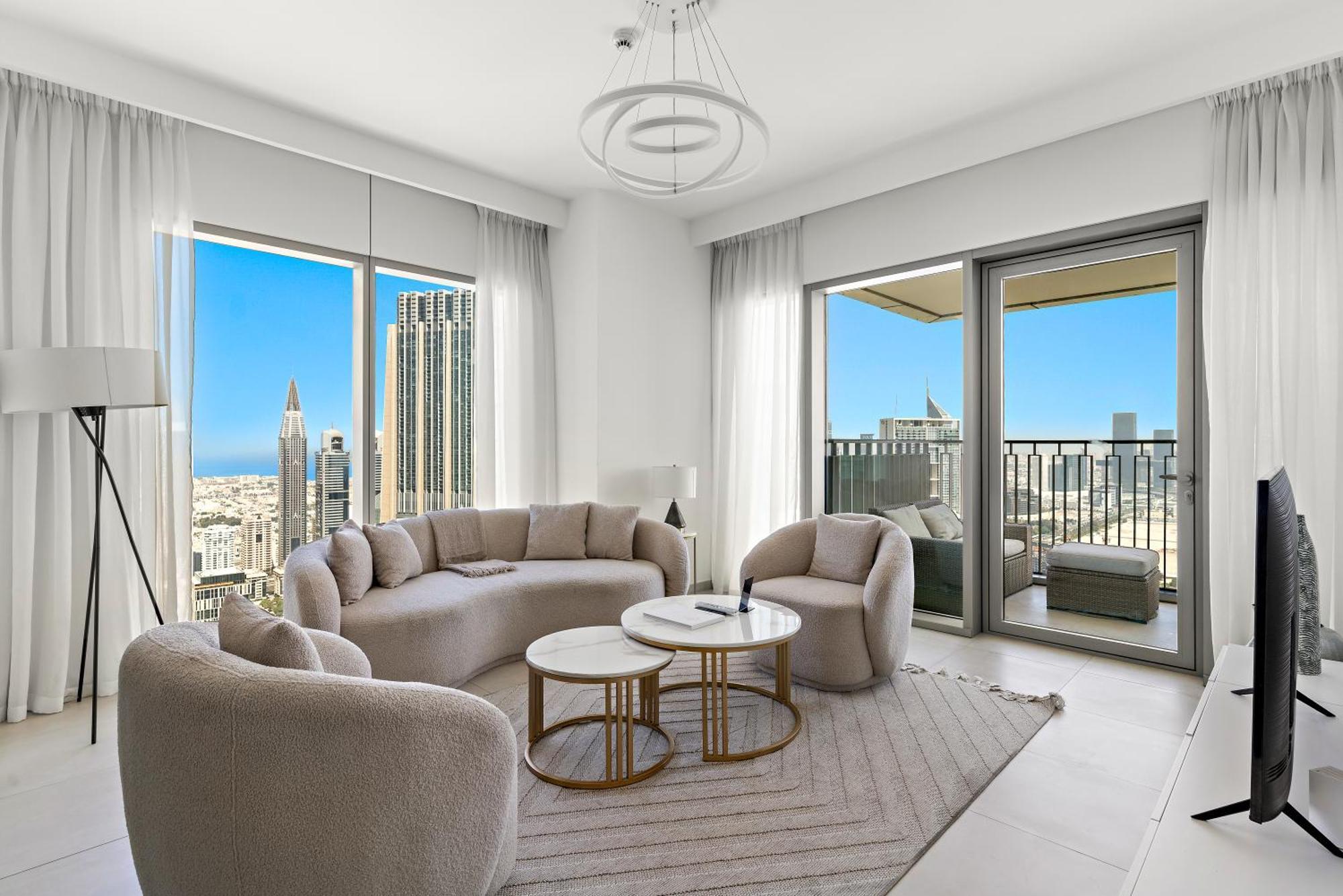 2br Elegant Interior, Breathtaking Views, Downtown Dubai