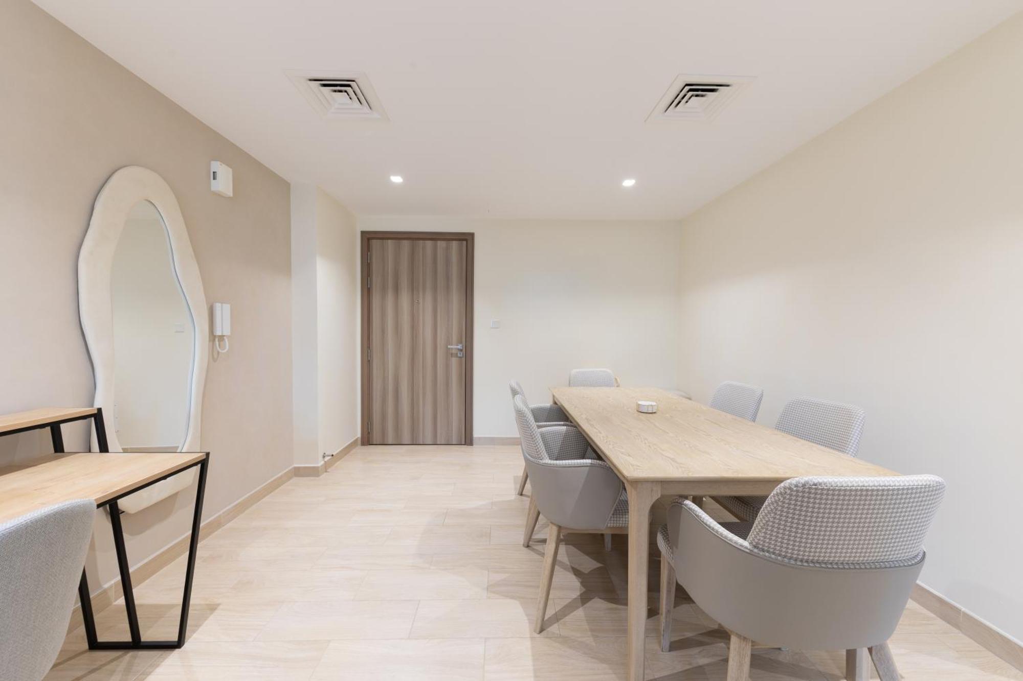 Apartment Premium Brand New, Right Infront Of Canal