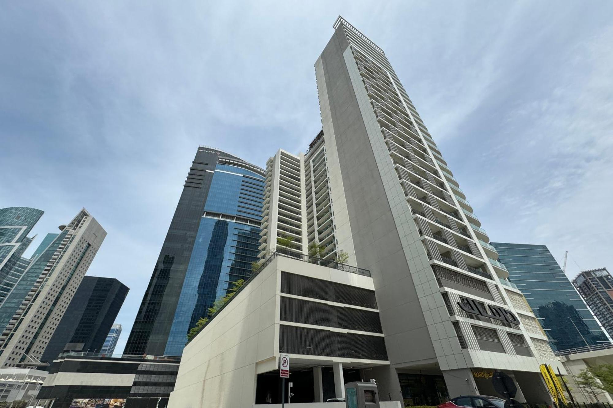Relaxing 1br Escape, Scenic Pool View Zada Tower - 6ab22 Dubai